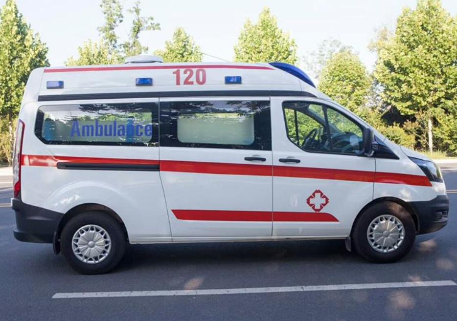 吐鲁番救护车转运